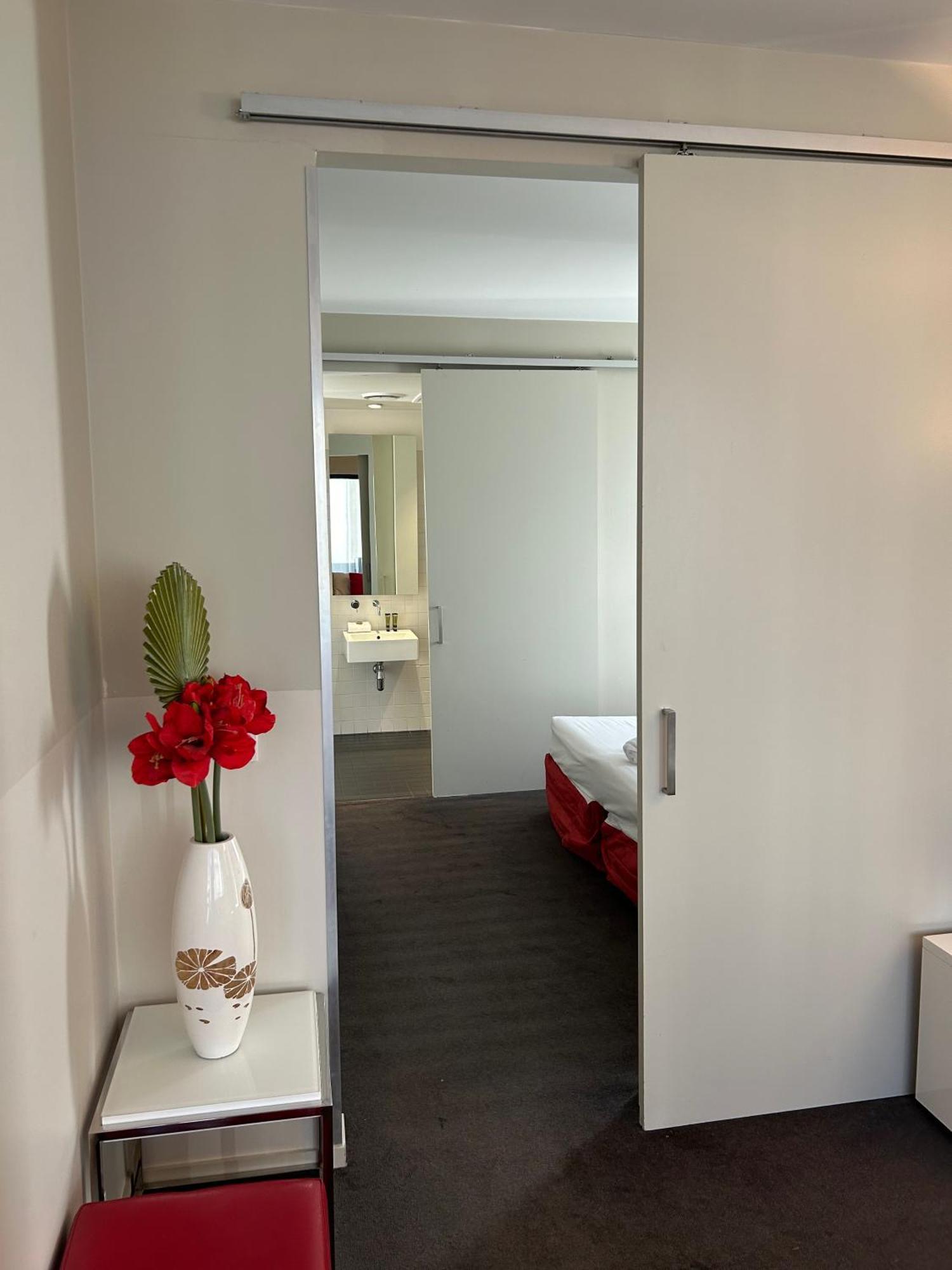 Adele Apartment Hotel East Melburne Exterior foto