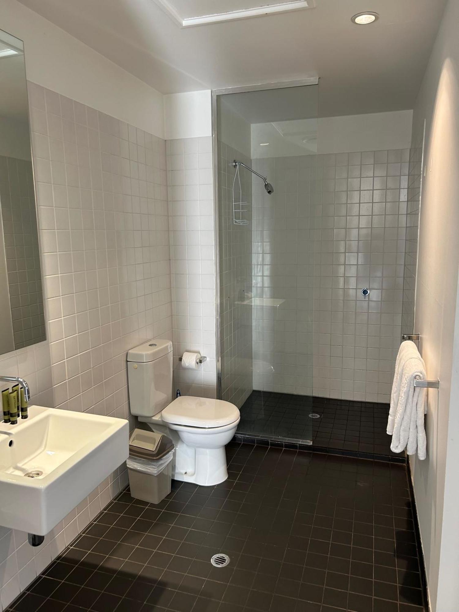 Adele Apartment Hotel East Melburne Exterior foto